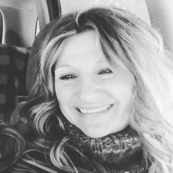 Meet your Posher, Trish - PoshinPassion - Picture 3 of 6